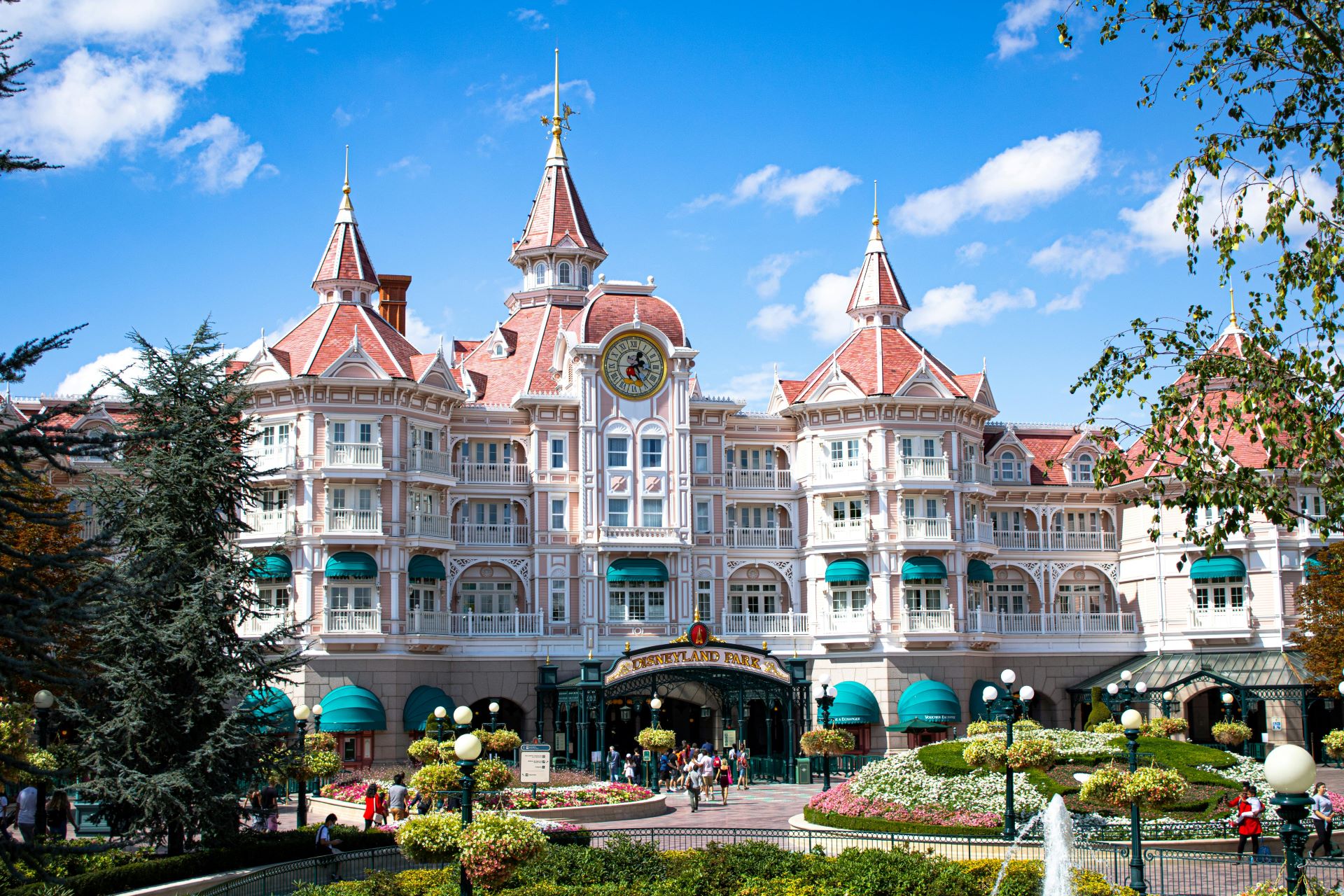 disneyland-hotel-disneyland-paris