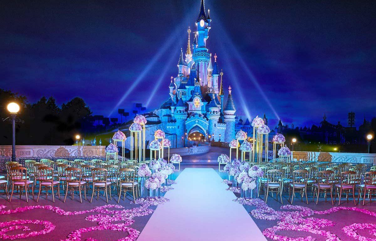 boda-frente-al-castillo-de-la-bella-durmiente-en-disneyland-paris