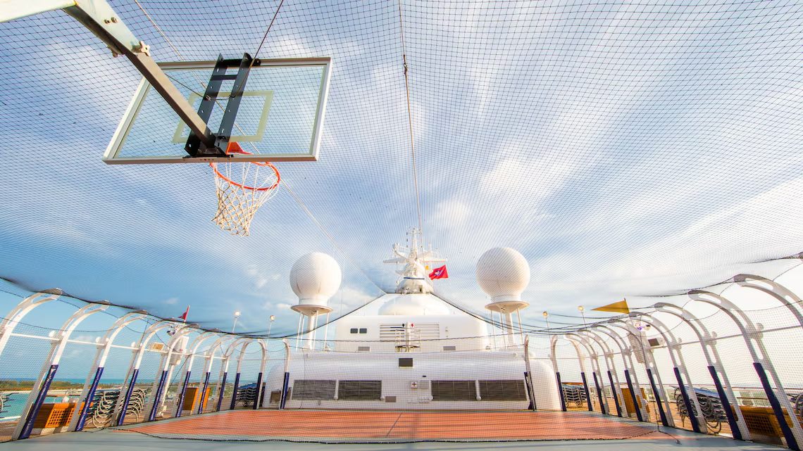 zona-deportiva-en-los-cruceros-disney