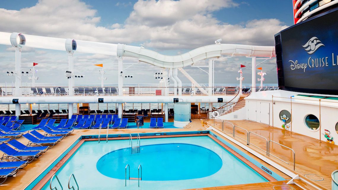 piscina-crucero-disney-datos-de-interés-sobre-las-piscinas-de-los-cruceros-disney