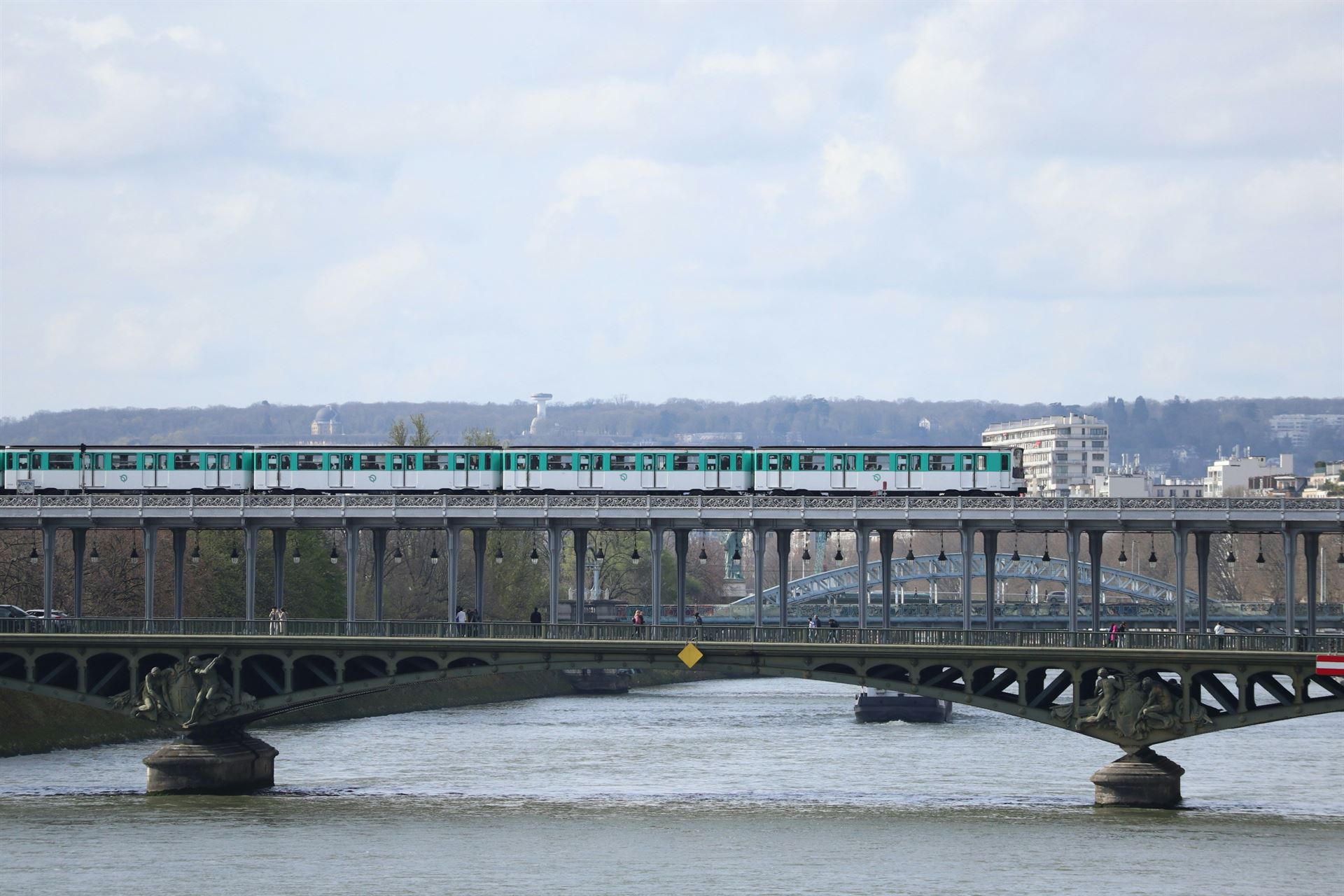 tren-rer-ir-de-paris-a-disneyland