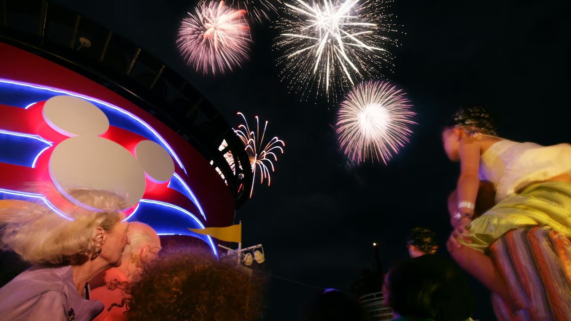 fuegos-artificiales-fin-de-año-cruceros-disney