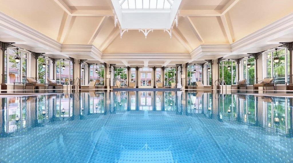 piscinas-en-disneyland-paris-hotel-disneyland