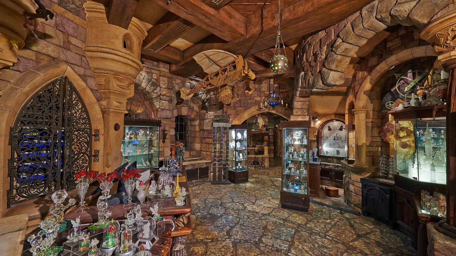 tienda-merlin-el-encantador-disneyland-paris