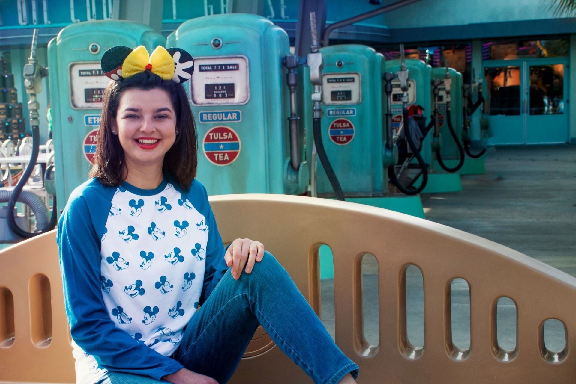 mujer-haciendo-fotos-parque-disney