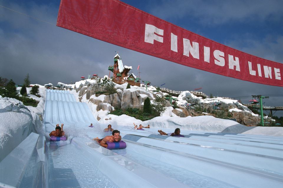 toboganes-atracciones-parque-acuatico-Disney´s- Blizzard-Beach