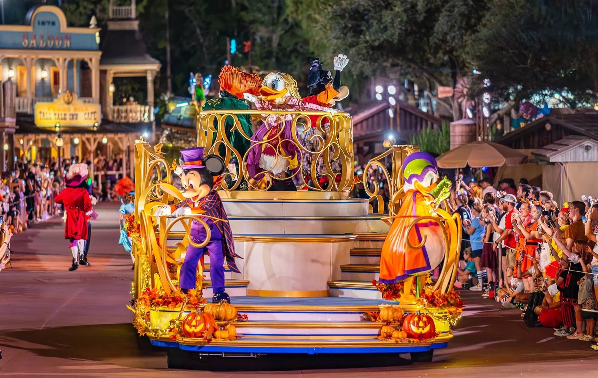 cabalgata-halloween-en-disney