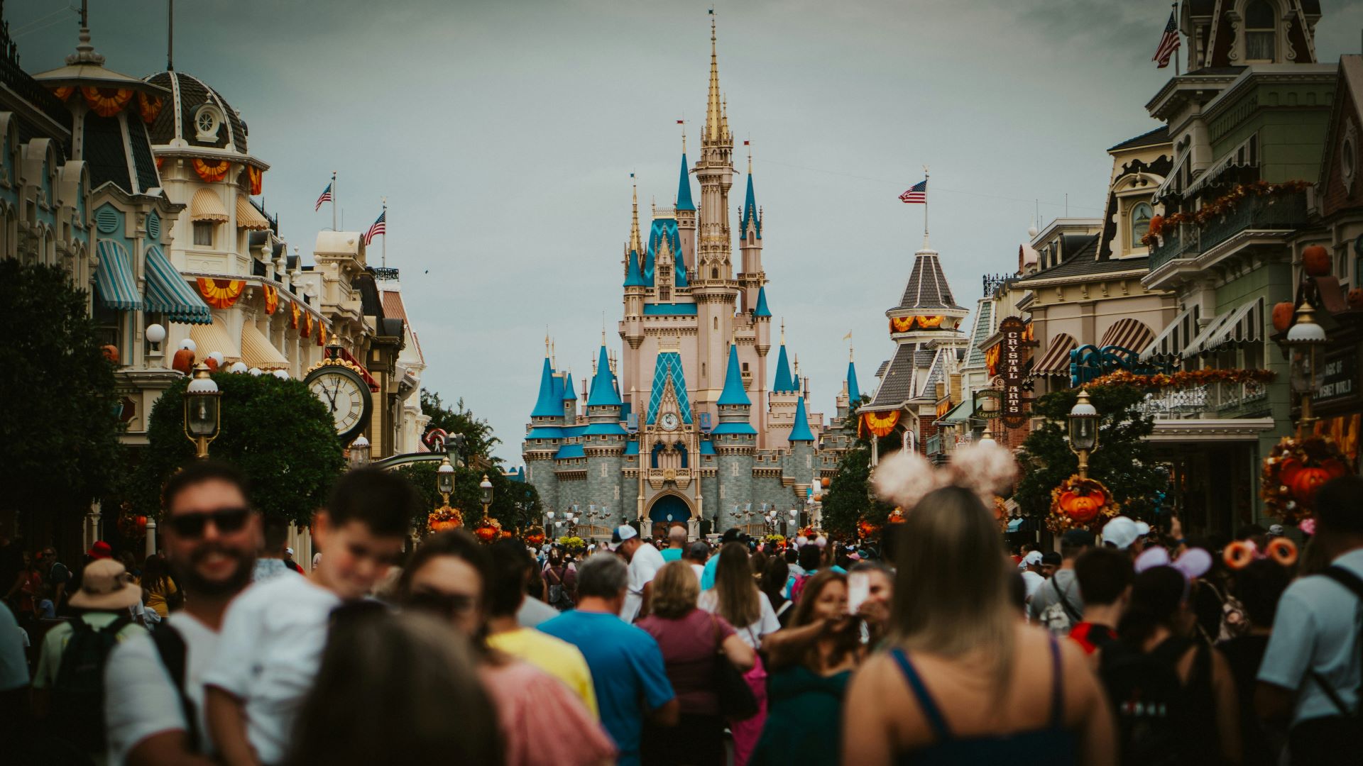 visitantes-calles-parque-disney